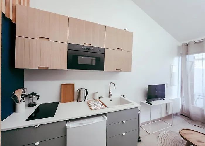 Le Petit Basque, - Bar - Restaurant Apartment